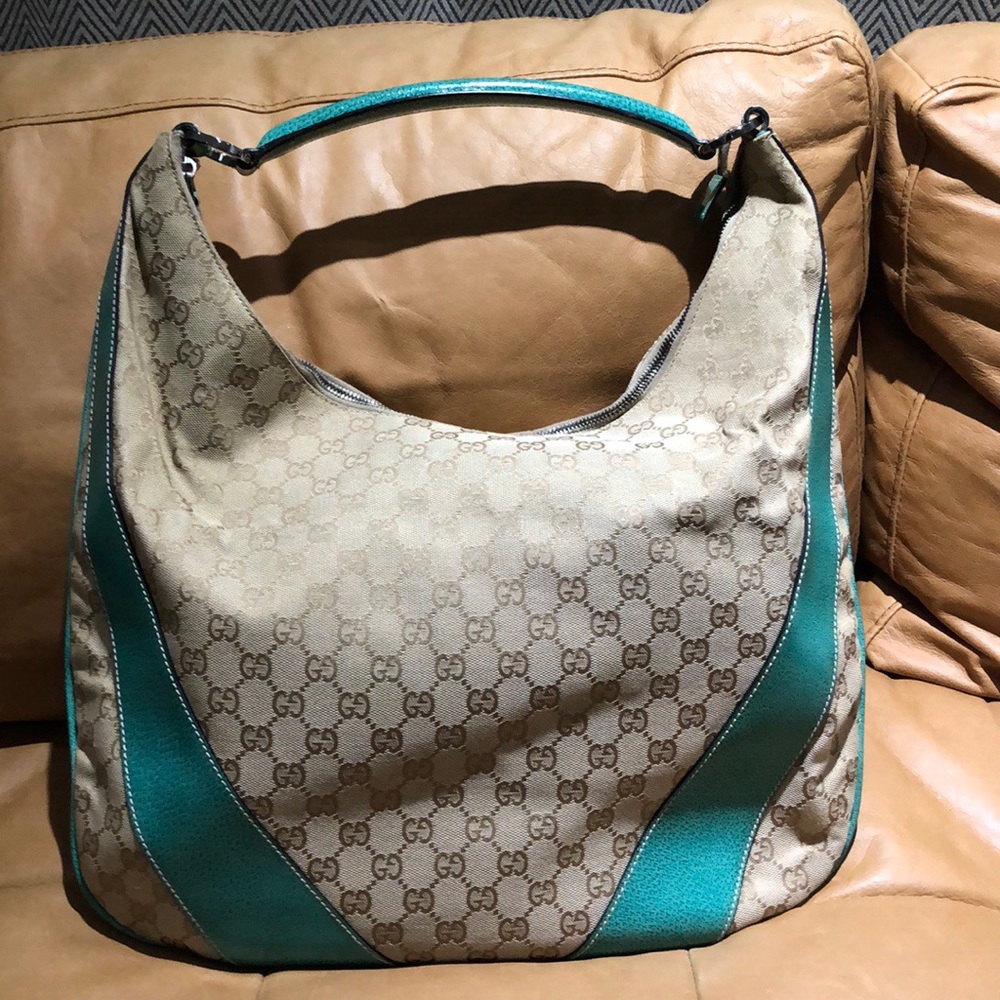 🎉 1DAY Sale - Gucci GG Canvas Shoulder Hant Bag🎉